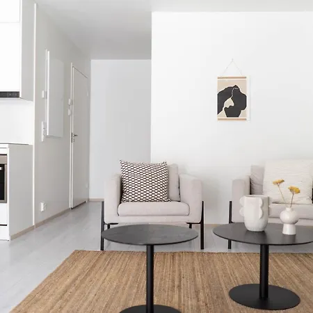 New Stylish 2br In The Center